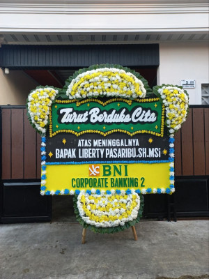 Papan Bunga Duka di Senayang