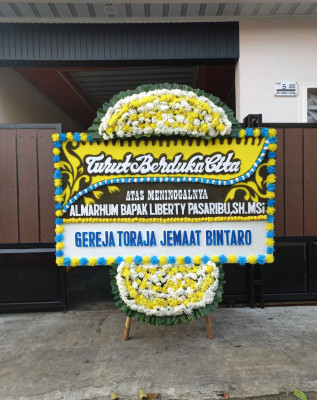 Papan Bunga Duka di Senayang