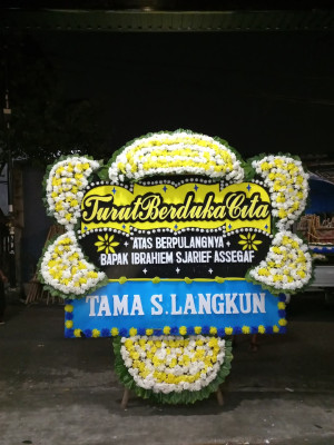 Papan Bunga Duka di Senayang