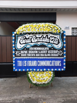 Papan Bunga Duka di Senayang